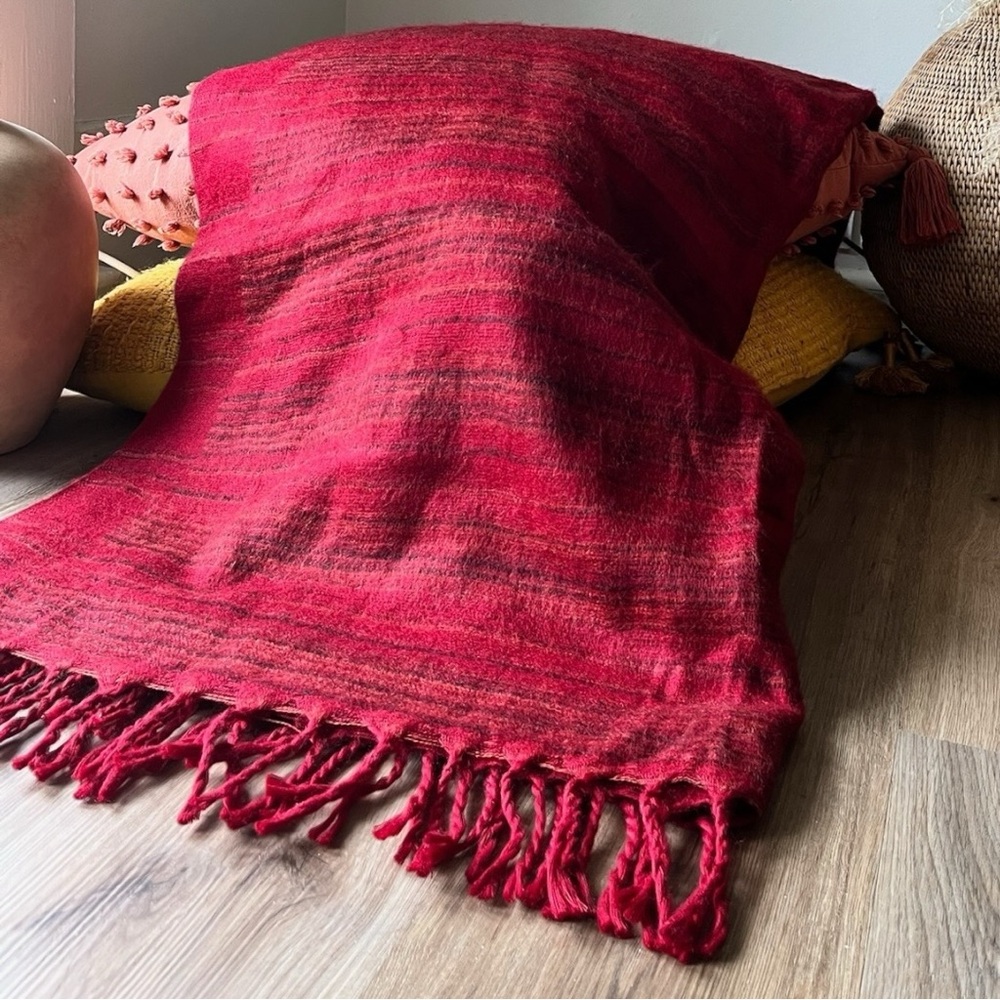 Meditation Blanket · Himalayan Wool & Yak · Travel · Living Ritual - Picture 2 of 5